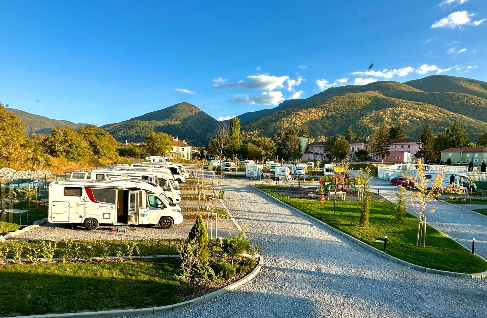 7 Lakes Camping Sapareva Bania Exterior foto